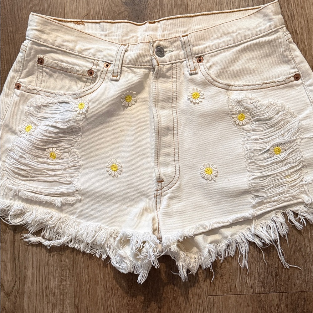 Furst of a Kind Levi’s White Denim w Daisies Distressed Shorts